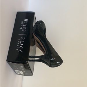 White House Black Market Ladies SZ 9.5 Black Heels
